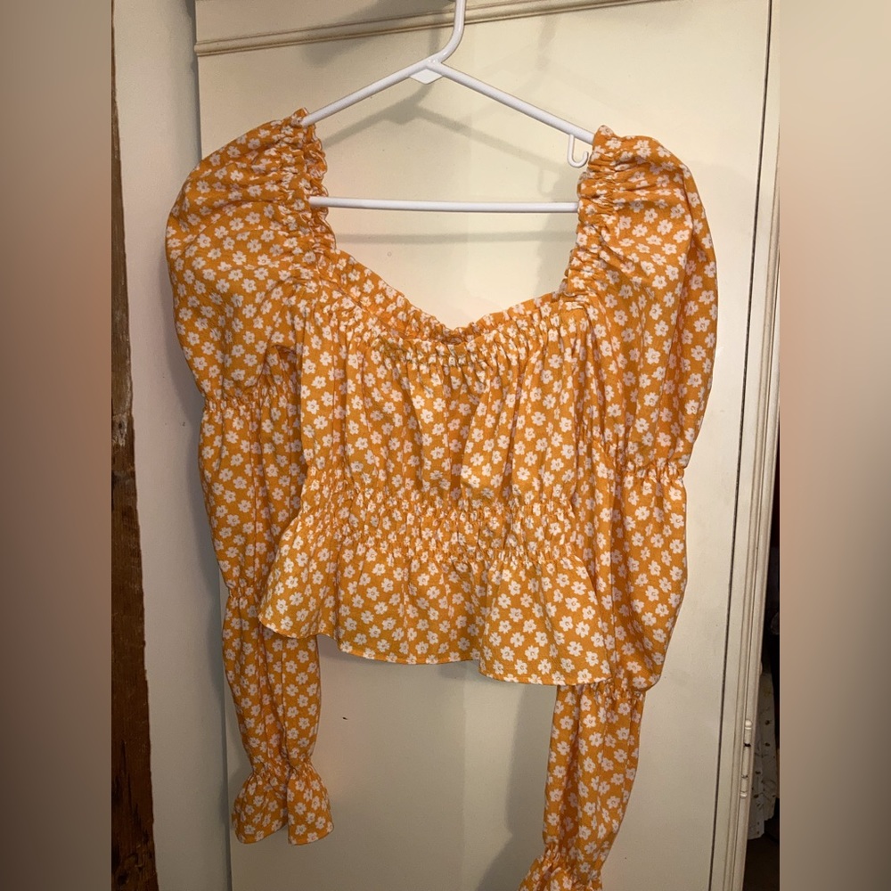 H&M puffed sleeve top